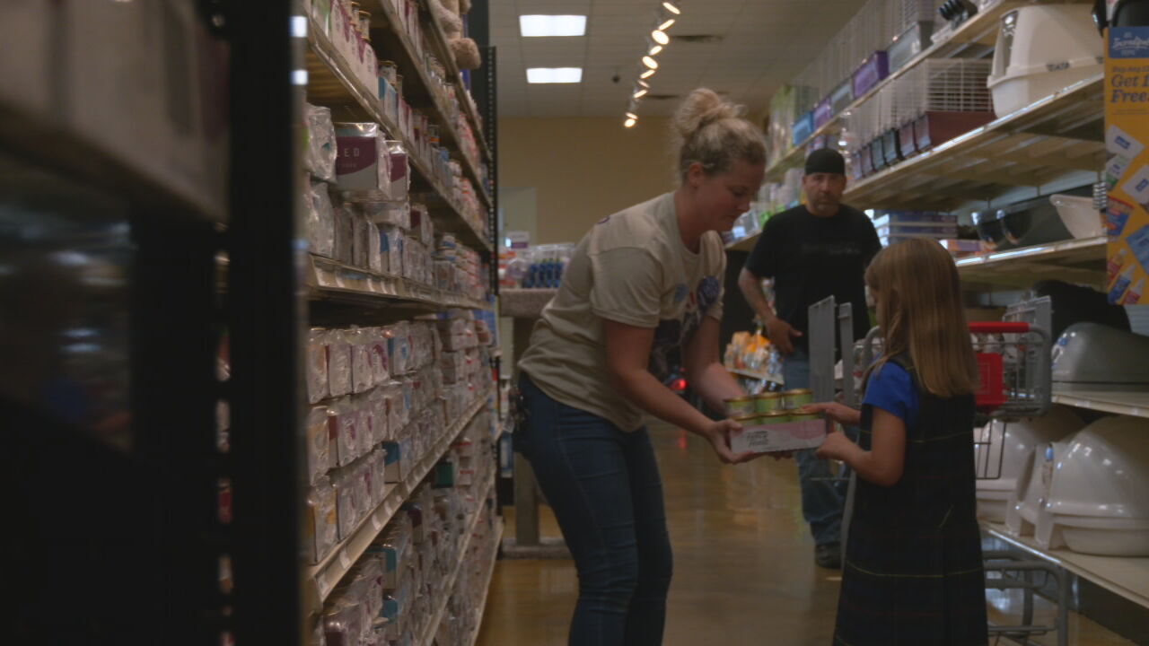 Arianna Stephens shops for KHS donation (1).jpeg